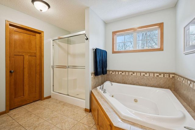 18633 Irvine Way, Lakeville, MN 55044