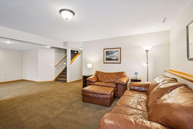 18633 Irvine Way, Lakeville, MN 55044