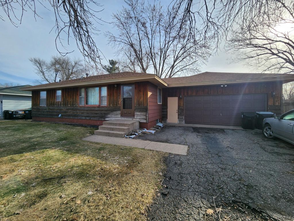 11003 Norway Street NW, Coon Rapids, MN 55448