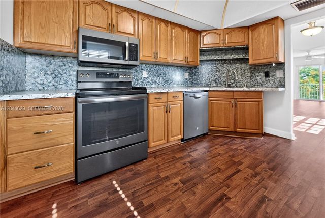 9101 W Sample Road 306, Coral Springs, FL 33065