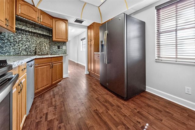 9101 W Sample Road 306, Coral Springs, FL 33065