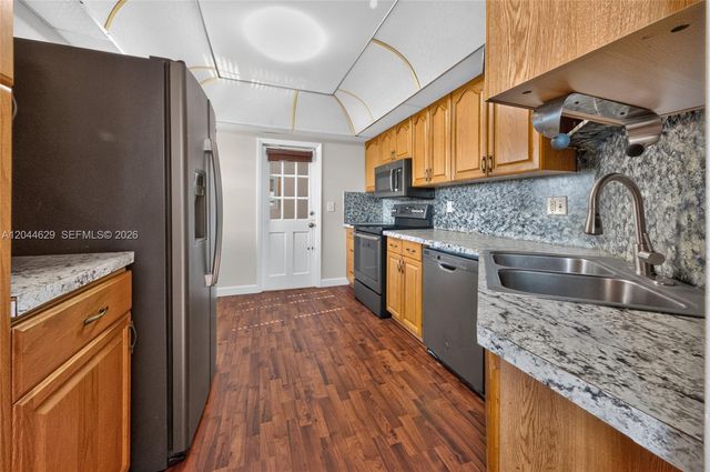 9101 W Sample Road 306, Coral Springs, FL 33065