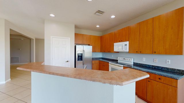 155 Bella Vista Way, Royal Palm Beach, FL 33411