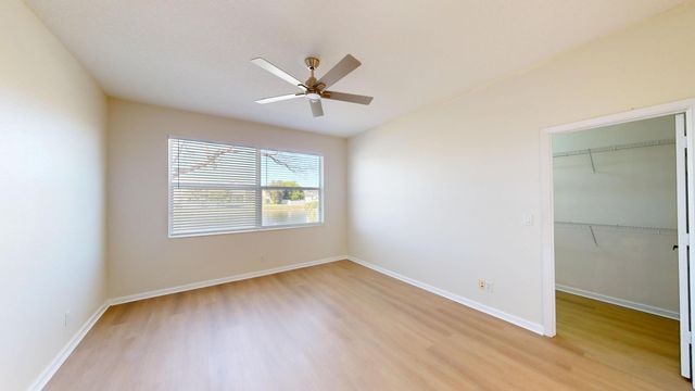 155 Bella Vista Way, Royal Palm Beach, FL 33411