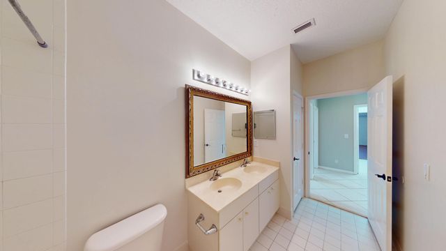 155 Bella Vista Way, Royal Palm Beach, FL 33411