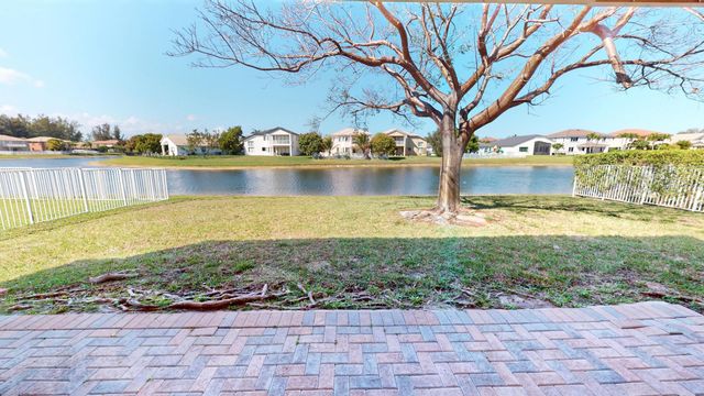 155 Bella Vista Way, Royal Palm Beach, FL 33411