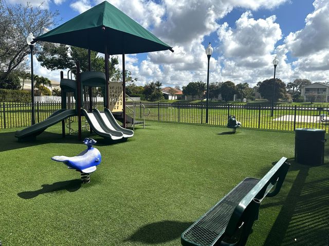 155 Bella Vista Way, Royal Palm Beach, FL 33411