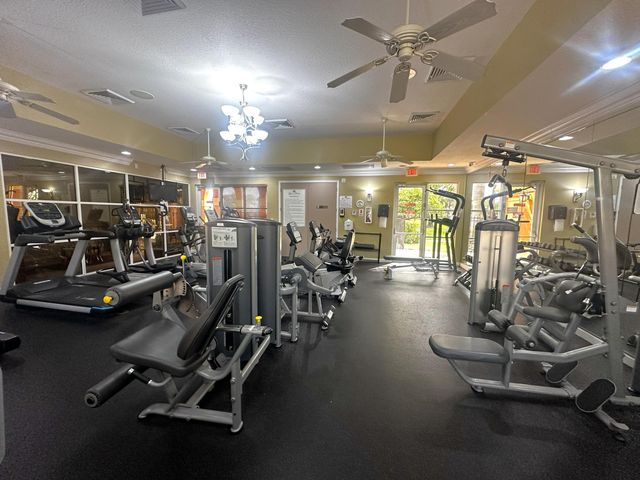 155 Bella Vista Way, Royal Palm Beach, FL 33411