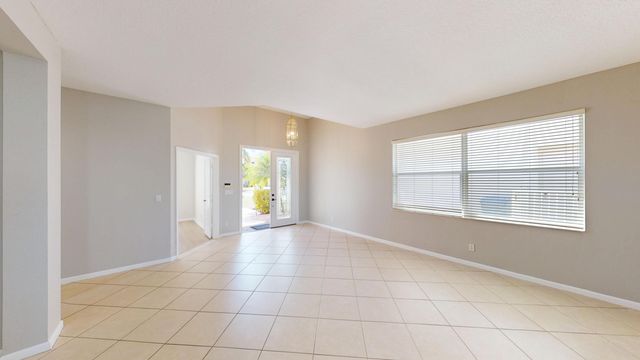155 Bella Vista Way, Royal Palm Beach, FL 33411