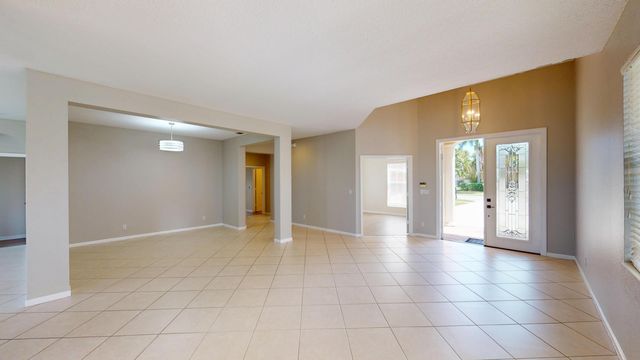 155 Bella Vista Way, Royal Palm Beach, FL 33411
