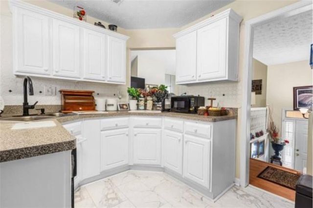 8107 Birch Walk Drive, Riverdale, GA 30274