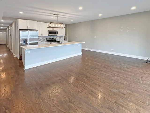 1634 W Cermak Road 3, Chicago, IL 60608