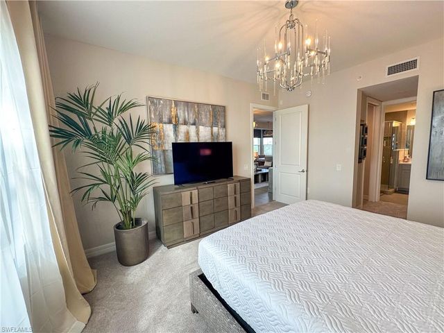 163 Indies DR E # 206, Naples, FL 34114