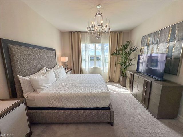 163 Indies DR E # 206, Naples, FL 34114