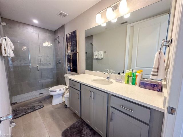 163 Indies DR E # 206, Naples, FL 34114