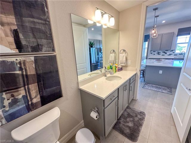 163 Indies DR E # 206, Naples, FL 34114