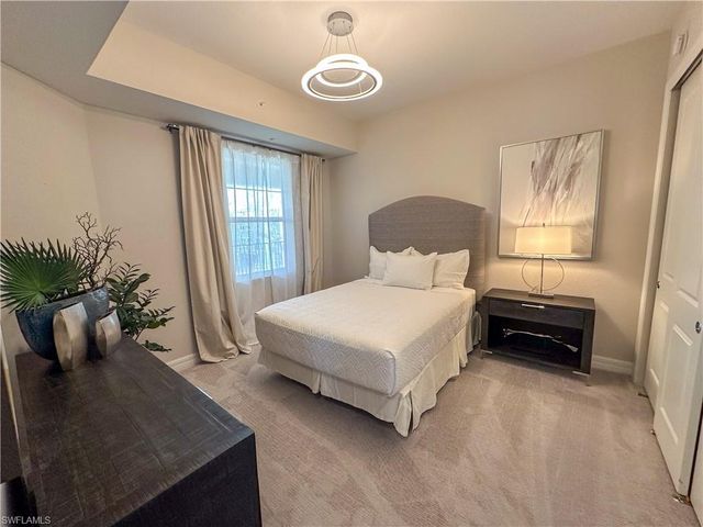 163 Indies DR E # 206, Naples, FL 34114