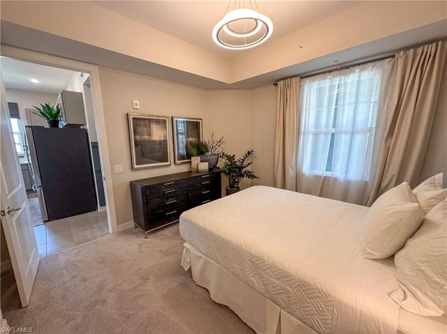 163 Indies DR E # 206, Naples, FL 34114