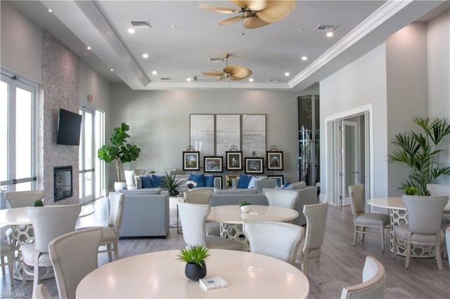 163 Indies DR E # 206, Naples, FL 34114