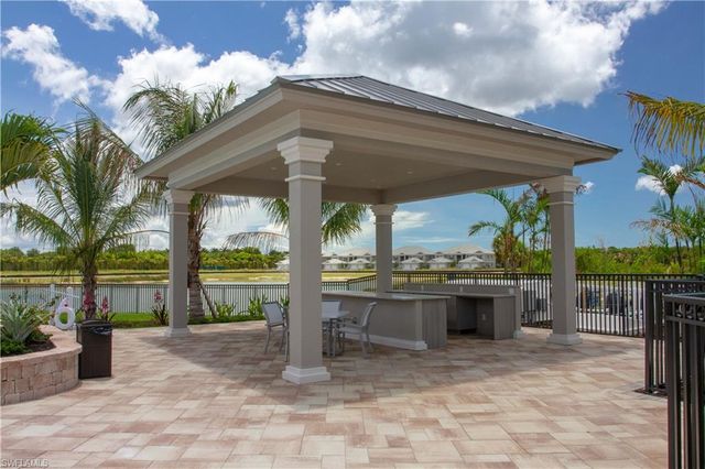 163 Indies DR E # 206, Naples, FL 34114