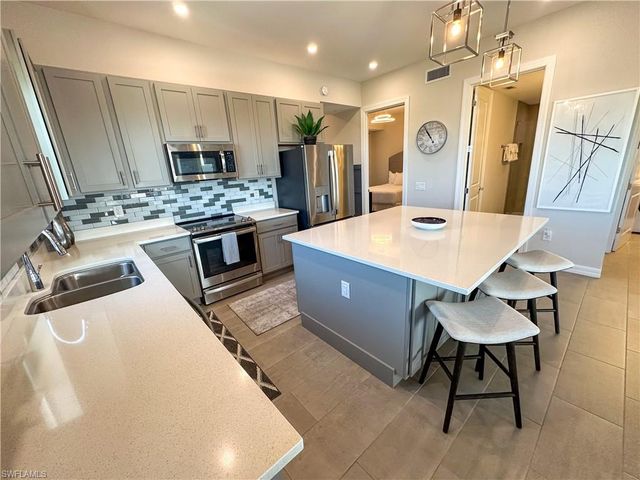 163 Indies DR E # 206, Naples, FL 34114