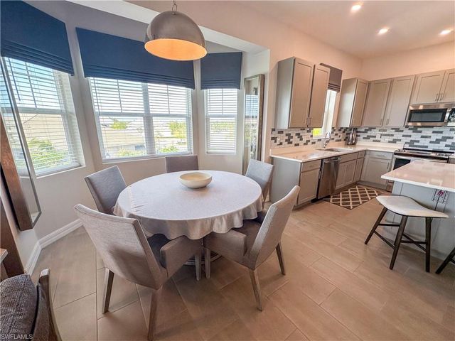 163 Indies DR E # 206, Naples, FL 34114