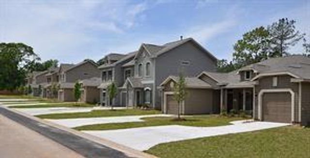 33 Woodland Hills Drive A, Conroe, TX 77303
