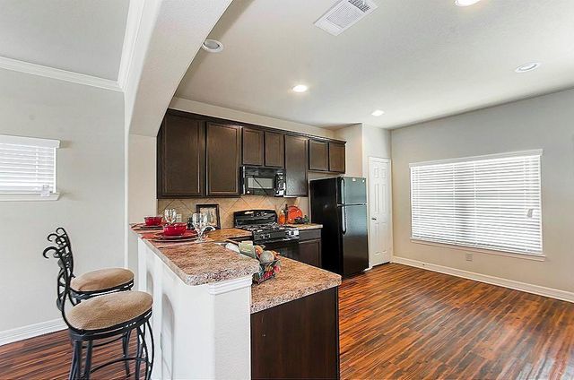 33 Woodland Hills Drive A, Conroe, TX 77303