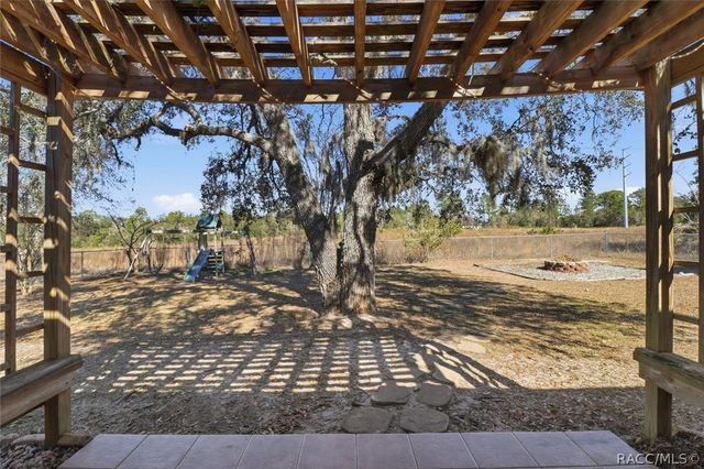 2745 W Redgate Drive, Dunnellon, FL 34433