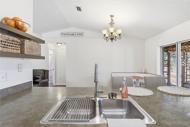 2745 W Redgate Drive, Dunnellon, FL 34433