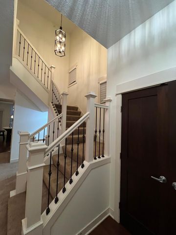 714 Linden Street, Mendota Heights, MN 55118