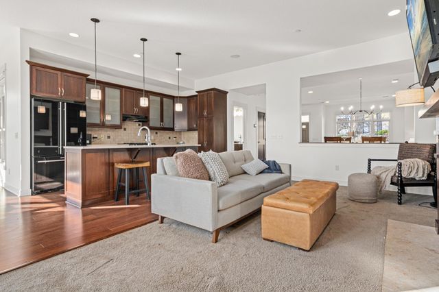 714 Linden Street, Mendota Heights, MN 55118