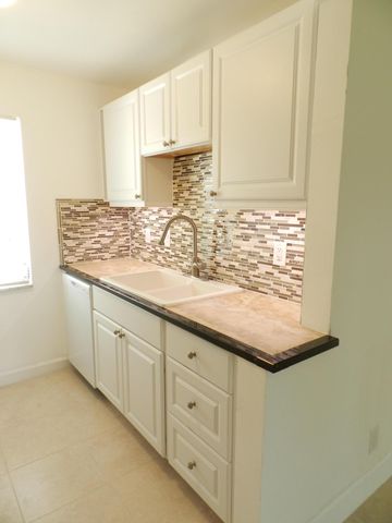 141 West Court, Royal Palm Beach, FL 33411