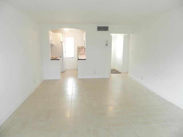 141 West Court, Royal Palm Beach, FL 33411