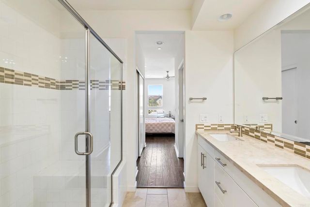 2537 State Street, Carlsbad, CA 92008