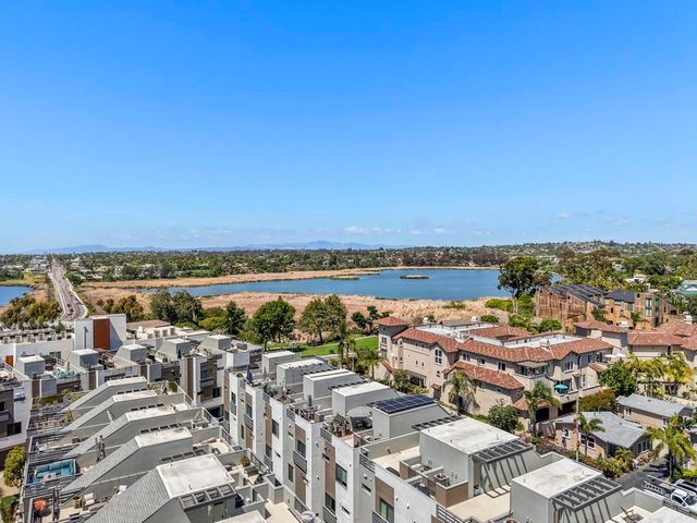 2537 State Street, Carlsbad, CA 92008