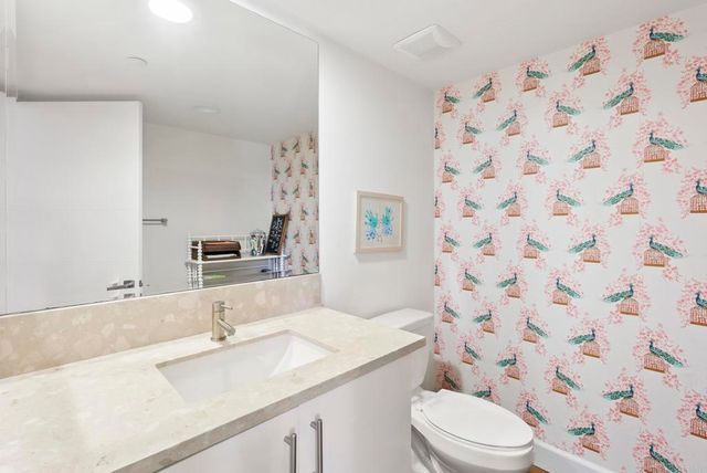 2537 State Street, Carlsbad, CA 92008