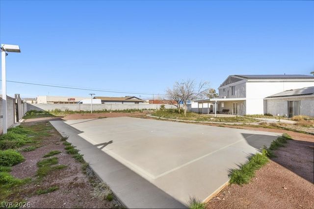 7477 Ullom Drive, Las Vegas, NV 89139