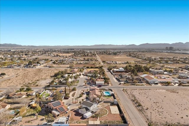 7477 Ullom Drive, Las Vegas, NV 89139