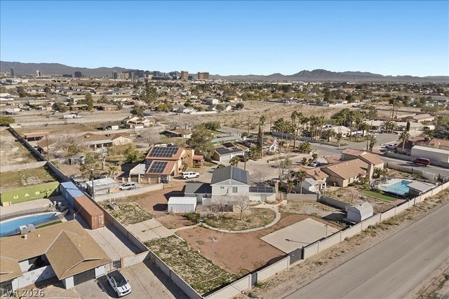 7477 Ullom Drive, Las Vegas, NV 89139