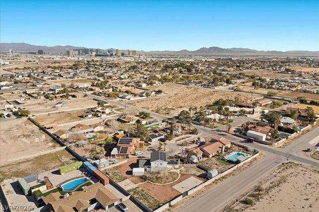 7477 Ullom Drive, Las Vegas, NV 89139