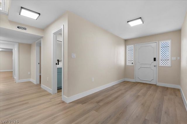 7477 Ullom Drive, Las Vegas, NV 89139