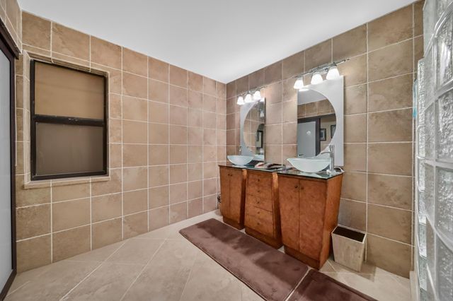 5609 SE Lamay Drive, Stuart, FL 34997