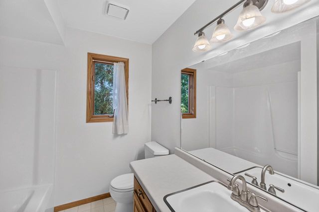 808 Schloemer DRIVE, West Bend, WI 53095