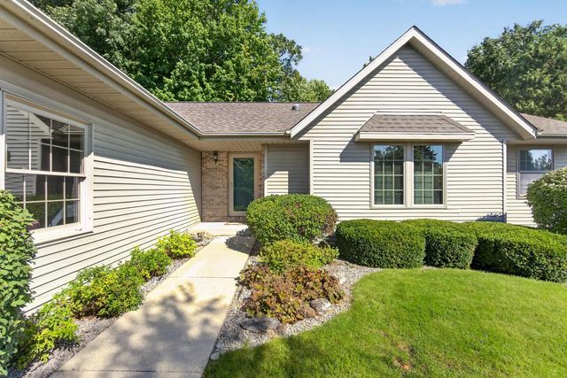 808 Schloemer DRIVE, West Bend, WI 53095