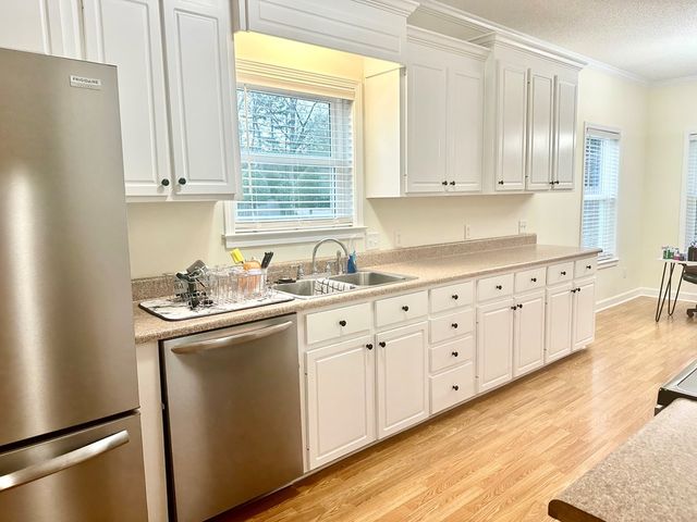 101 Brockton Ct, Dothan, AL 36305