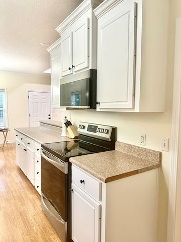 101 Brockton Ct, Dothan, AL 36305