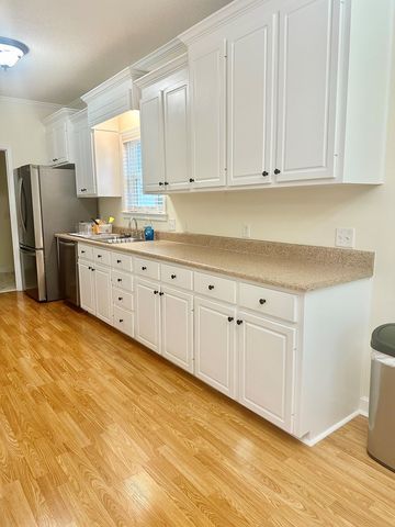 101 Brockton Ct, Dothan, AL 36305