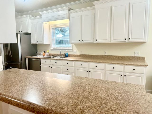 101 Brockton Ct, Dothan, AL 36305