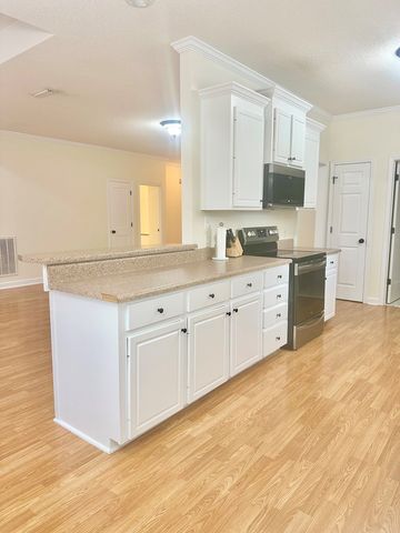 101 Brockton Ct, Dothan, AL 36305